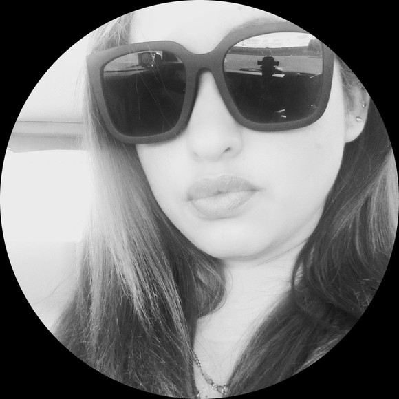 Poshmark profile picture for @marieva